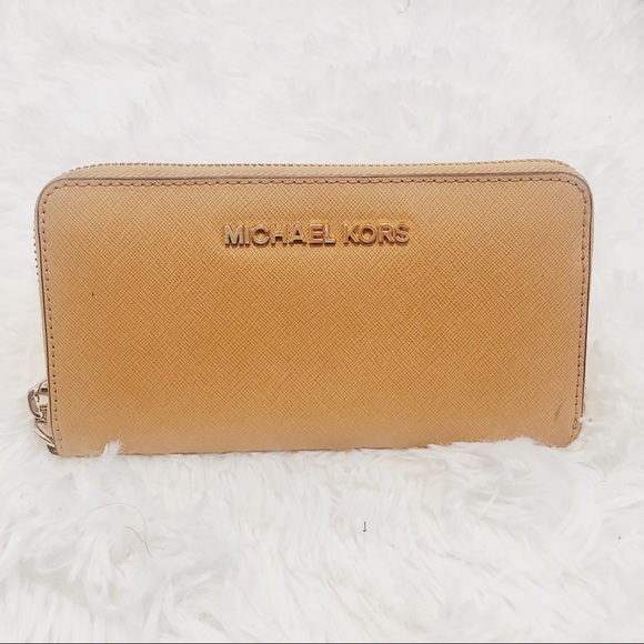 Michael Kors Handbags - 🚫SOLD🚫 Michael kors wallet